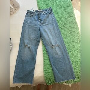 Levi’s Ribcage Ankle jeans size 28